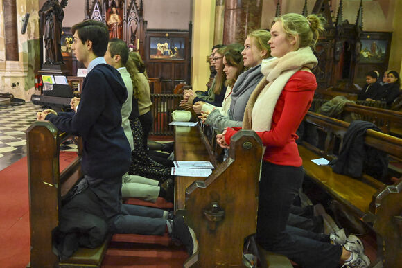 Watch the short video&nbsp;of common postures at Mass here